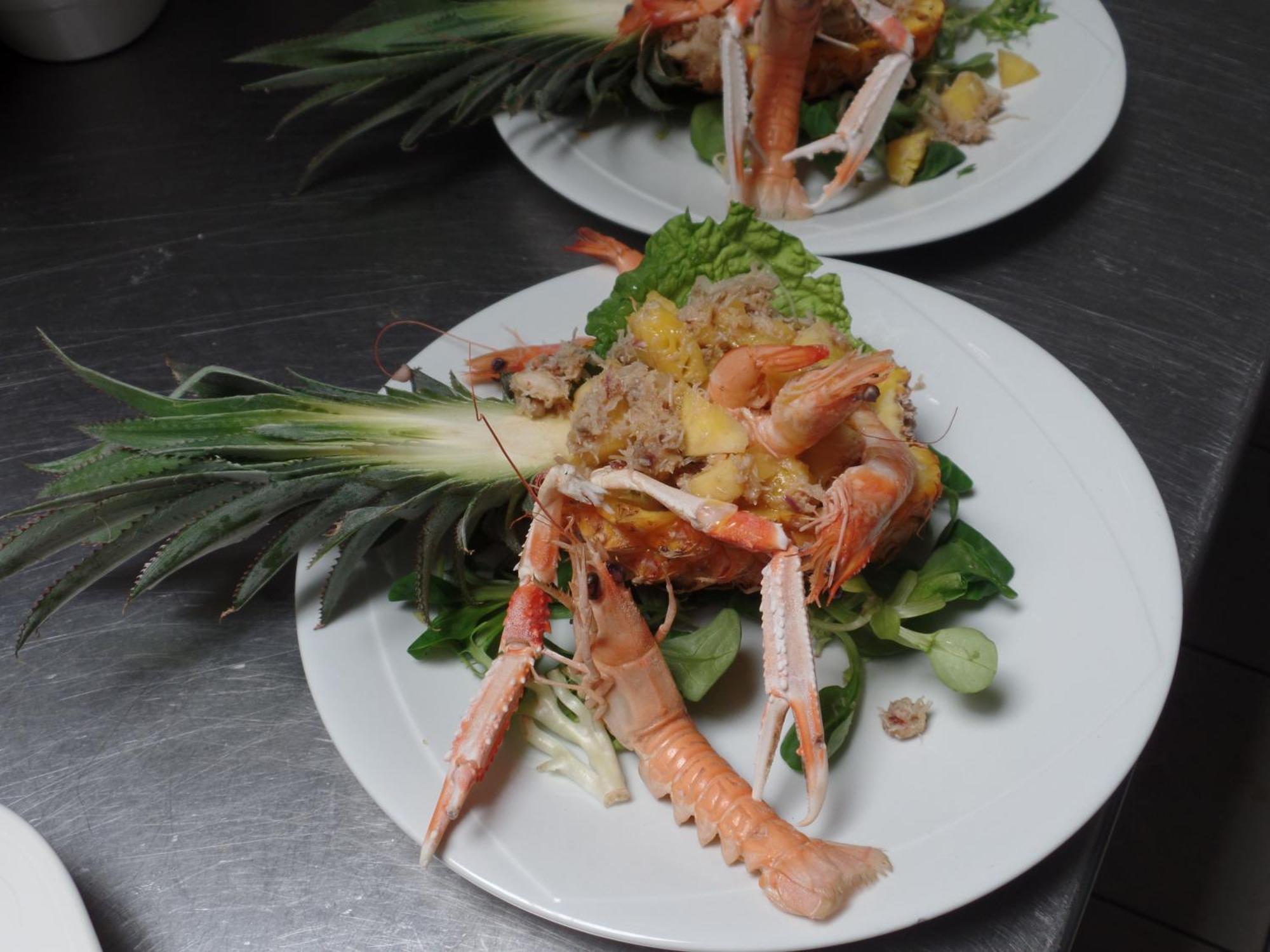 Logis Hotel Restaurant Le Commerce Guichen Exterior photo