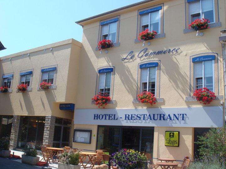 Logis Hotel Restaurant Le Commerce Guichen Exterior photo